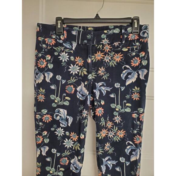 Women's Ann Taylor Navy Floral "Devin Fit" Crop Pants | Size 6 - Picture 3 of 10
